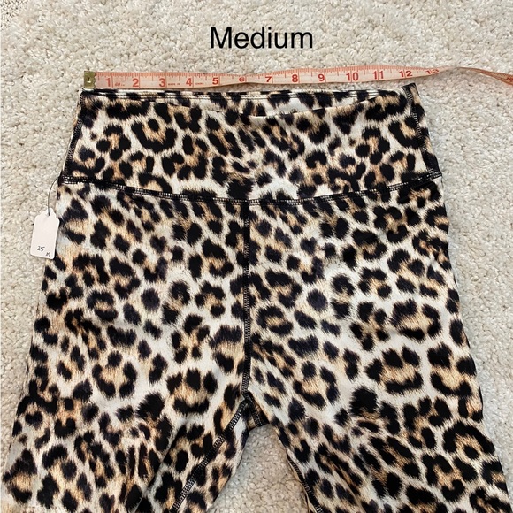 Animal print high waisted leggings small NWT - Picture 10 of 15